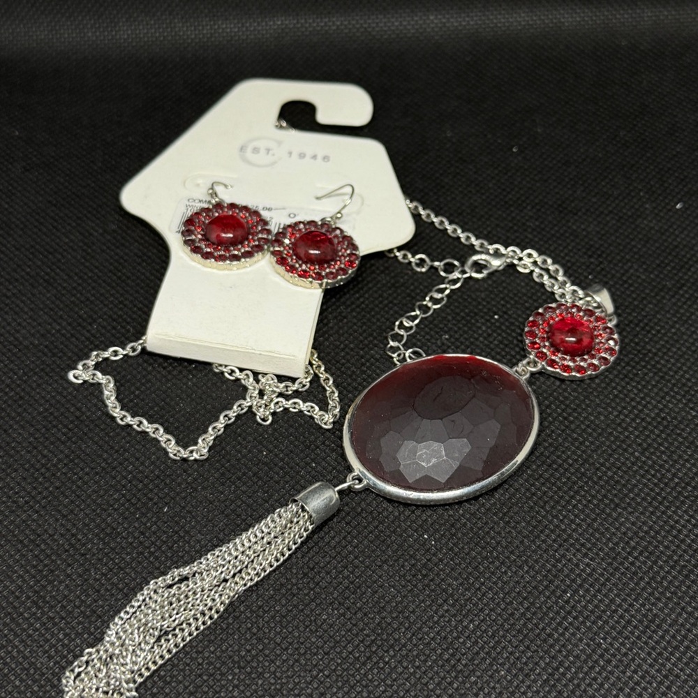 Othr Red and Silver Necklace Set